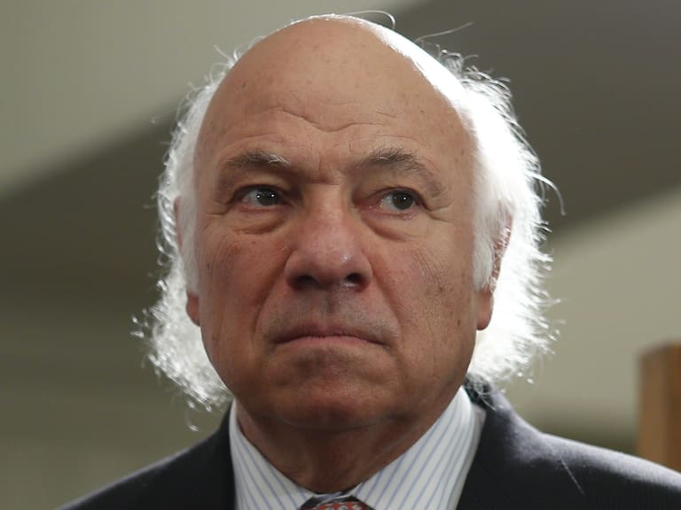 Expresidente del Banco Central: «La economía chilena hoy día está desbordada»