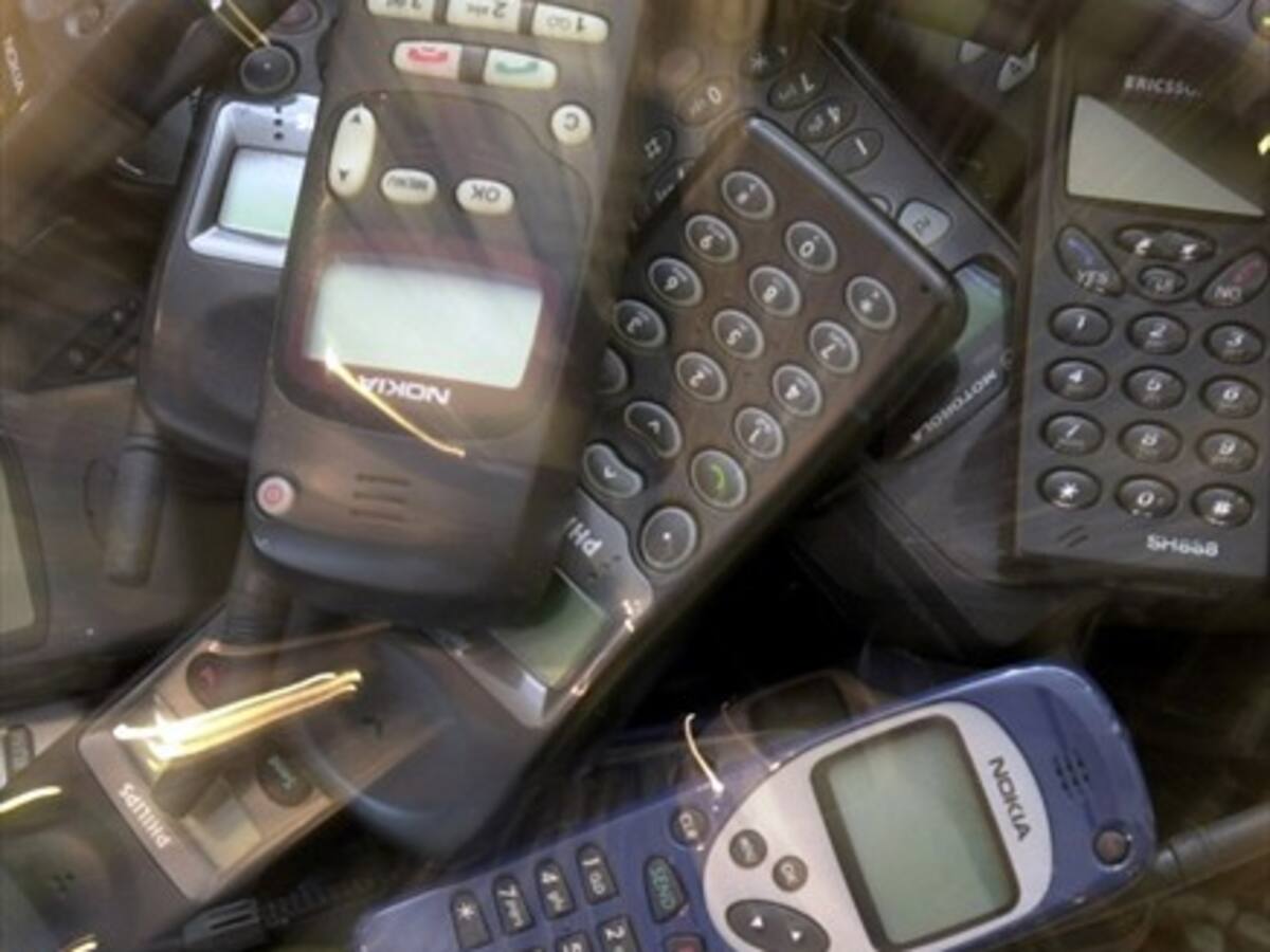 Diez toneladas de celulares chilenos viejos serán convertidos en medallas olímpicas en Japón