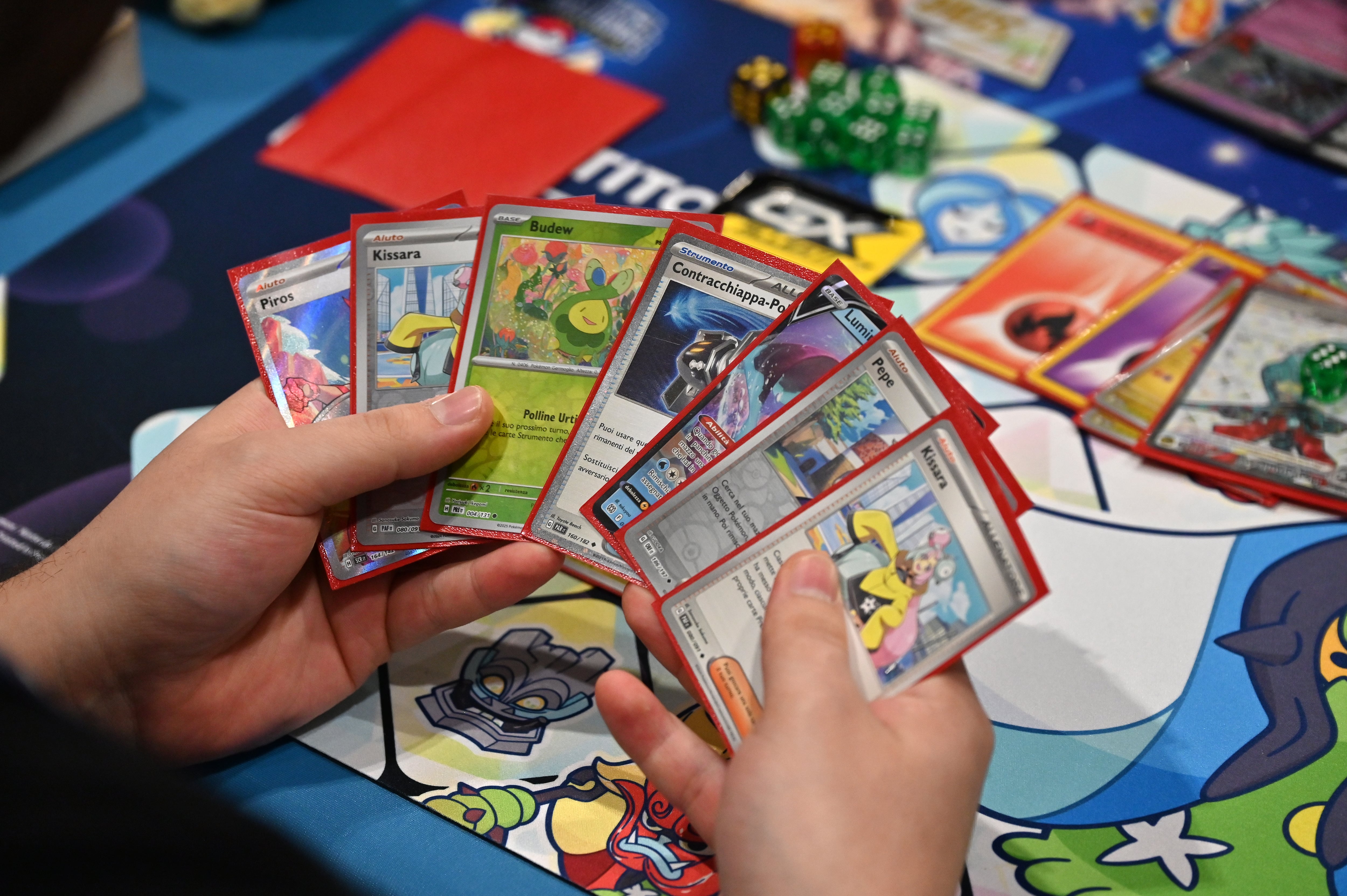 Millonario valor de cartas Pokémon genera nuevo tipo de robos en Chile: estos son sus precios