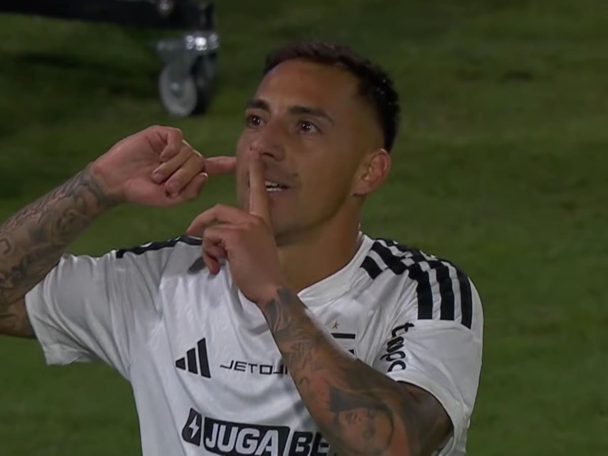 Mandó a callar y luego pidió disculpas: Javier Correa aclara su polémico festejo en triunfo de Colo Colo ante Everton