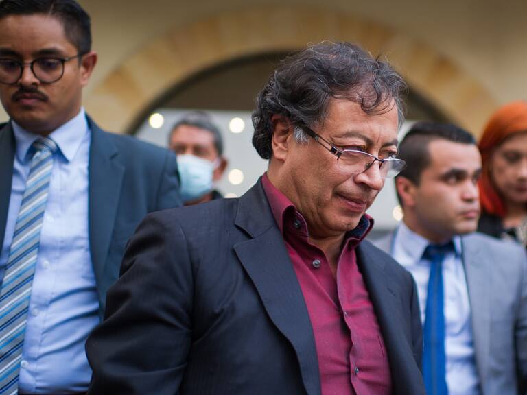 Elecciones en Colombia: Petro vuelve al primer lugar en las encuestas