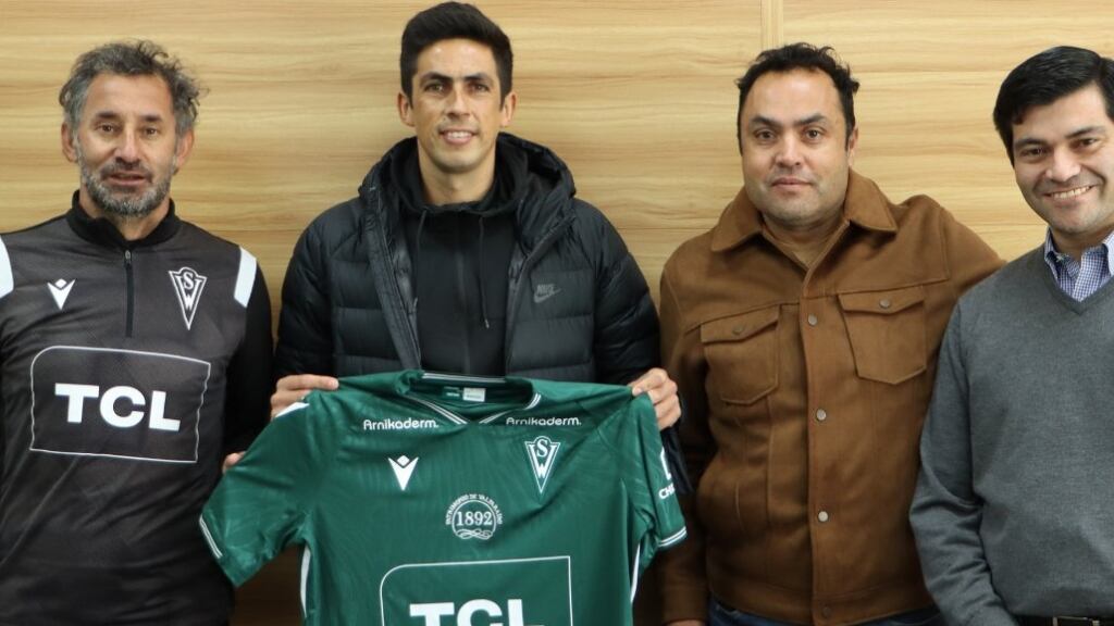 Marcos Velásquez deja Honduras tras sufrir violento asalto y firma en Santiago Wanderers
