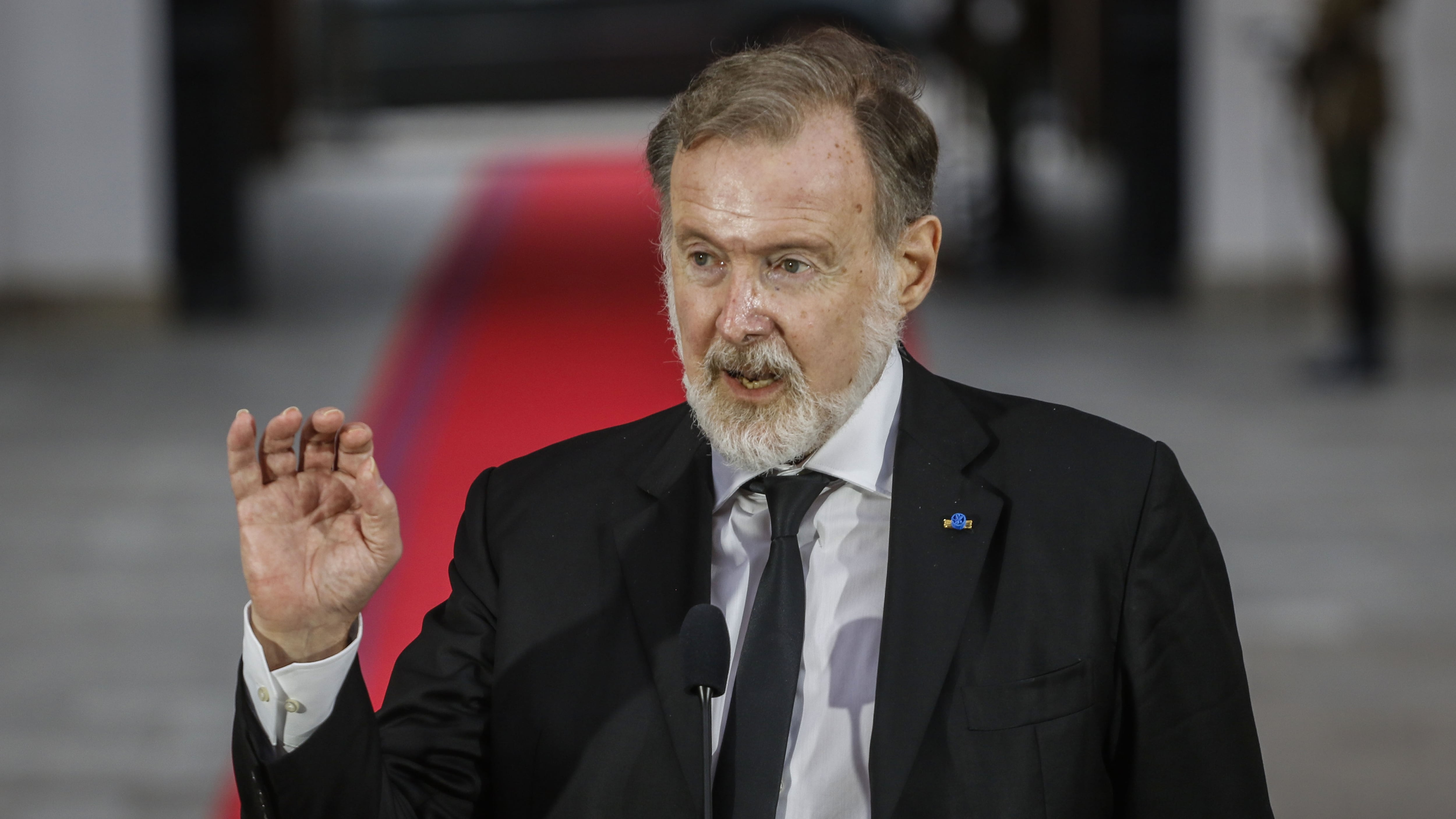 5 de agosto del 2020/SANTIAGOEl nuevo embajador de Argentina, Rafael Bielsa, y hermano del entrenador trasandino, Marcelo Bielsa, habla en el punto de prensa, en el Palacio de La Moneda, tras presentar las cartas credenciales ante el Presidente de la Rep˙blica.
FOTO: SEBASTIAN BELTRAN GAETE/AGENCIAUNO