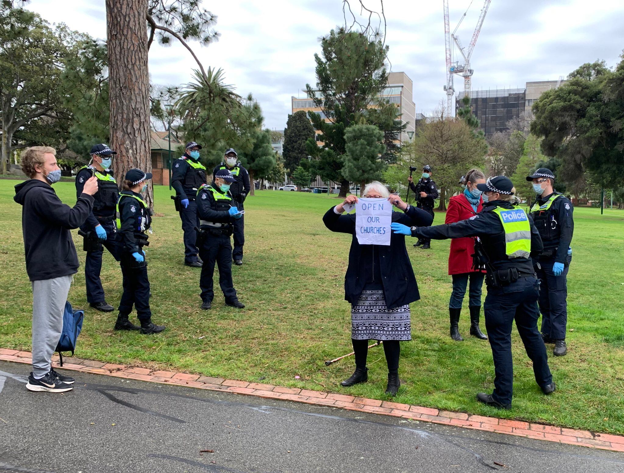 Manifestantes anticoronavirus en Melbourne