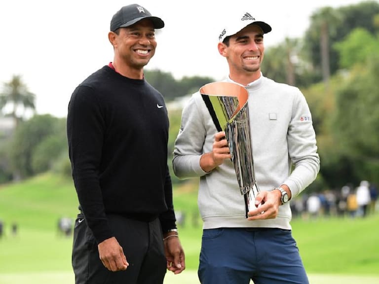 «Estoy muy contento por ti»:  así fue el encuentro entre Joaquín Niemann y Tiger Woods tras el tremendo título del chileno