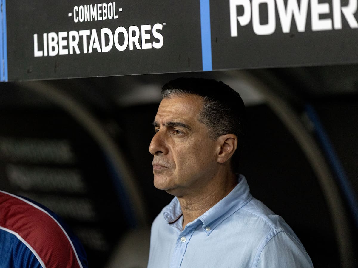 “Tuve a Renato Paiva como DT y es muy exigente; creo que le iría muy bien a la U de Chile”