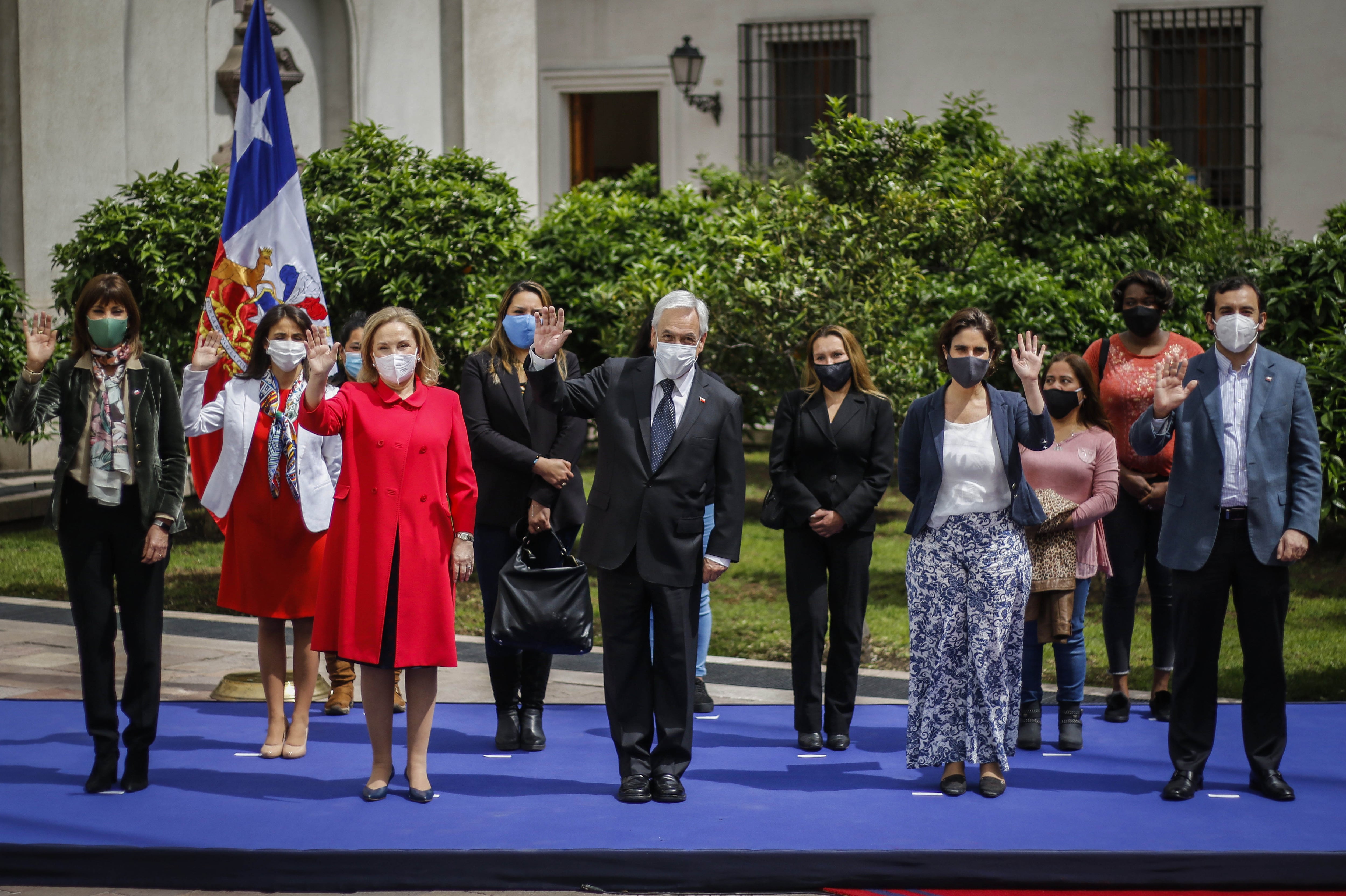 Presidente Sebastián Piñera y otras autoridades. Foto: Agencia Uno
