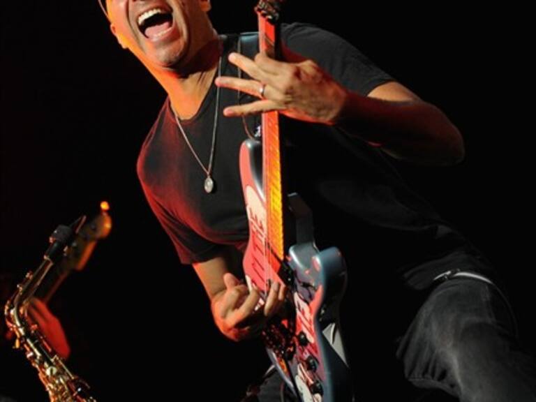 Tom Morello se burló de Carabineros con un navideño meme que subió a Instagram