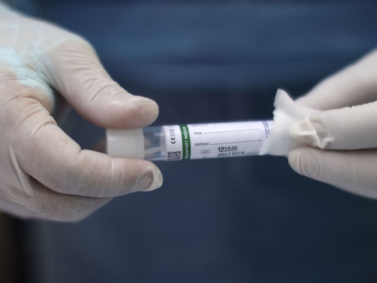 Minsal por ingreso de variante Delta en lactante de siete meses