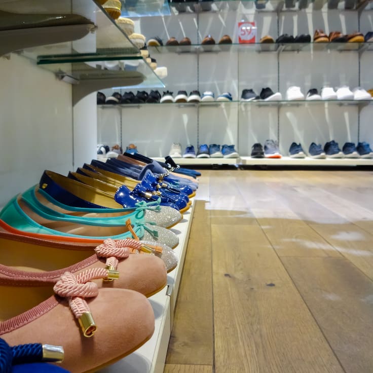 Remate total por cierre: dónde queda la zapatería con calzado importado desde $5 mil (y hasta cuándo dura la oferta)