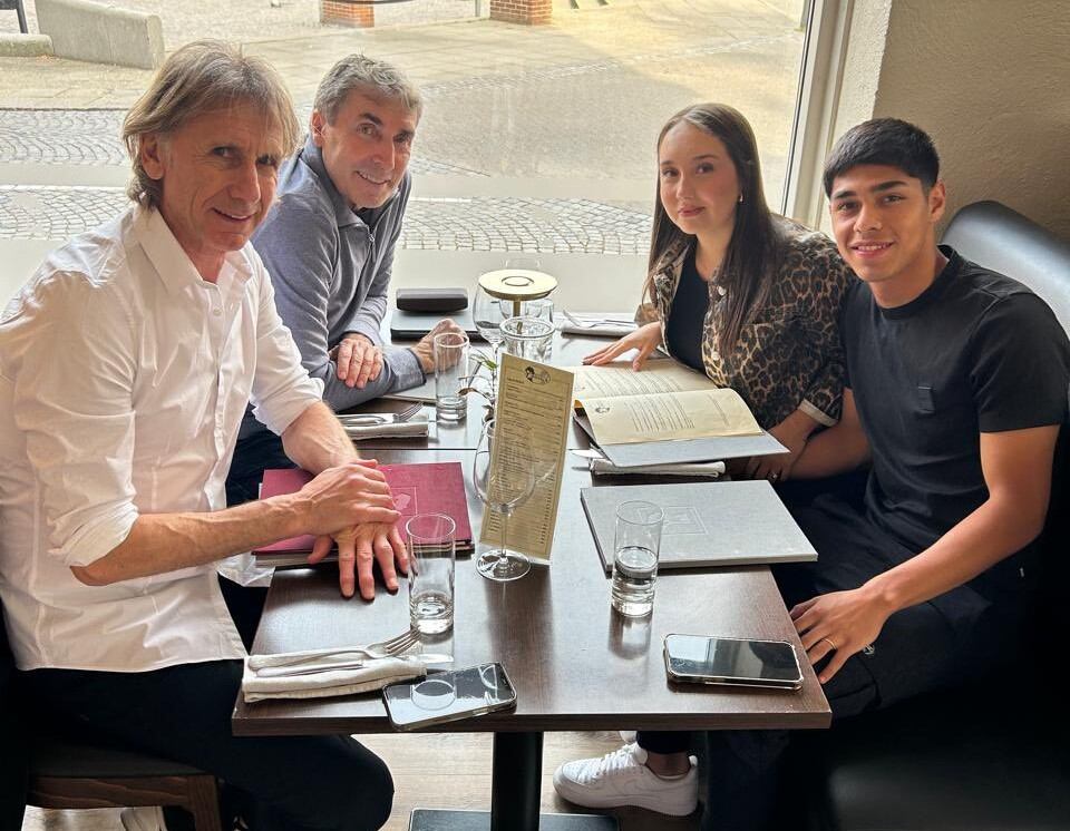 Ricardo Gareca se reunió con Darío Osorio en Dinamarca | X: La Roja