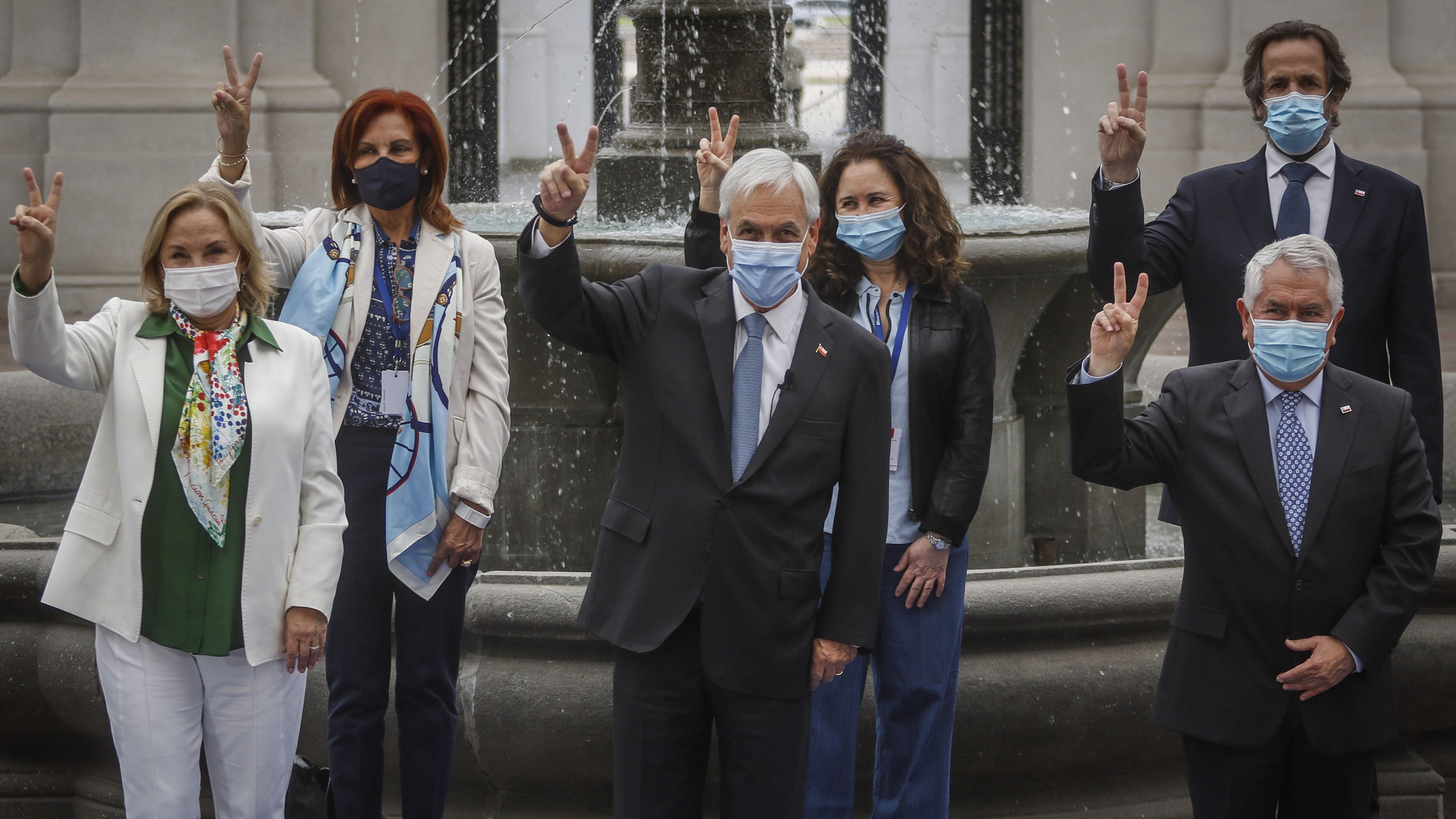 Presidente Sebastián Piñera y otras autoridades de Gobierno