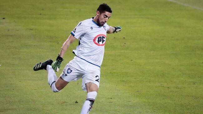 16 DE ABRIL DE 2021/TALCAHUANO
Arquero de Huachipato Gabriel Castellón patea balon, durante el partido valido por la fecha 4 del Campeonato Nacional AFP Vital 2021, entre Huachipato y Ñublense, disputado en el Estadio CAP.
FOTO: CAMILO CASTRO SANHUEZA/AGENCIAUNO