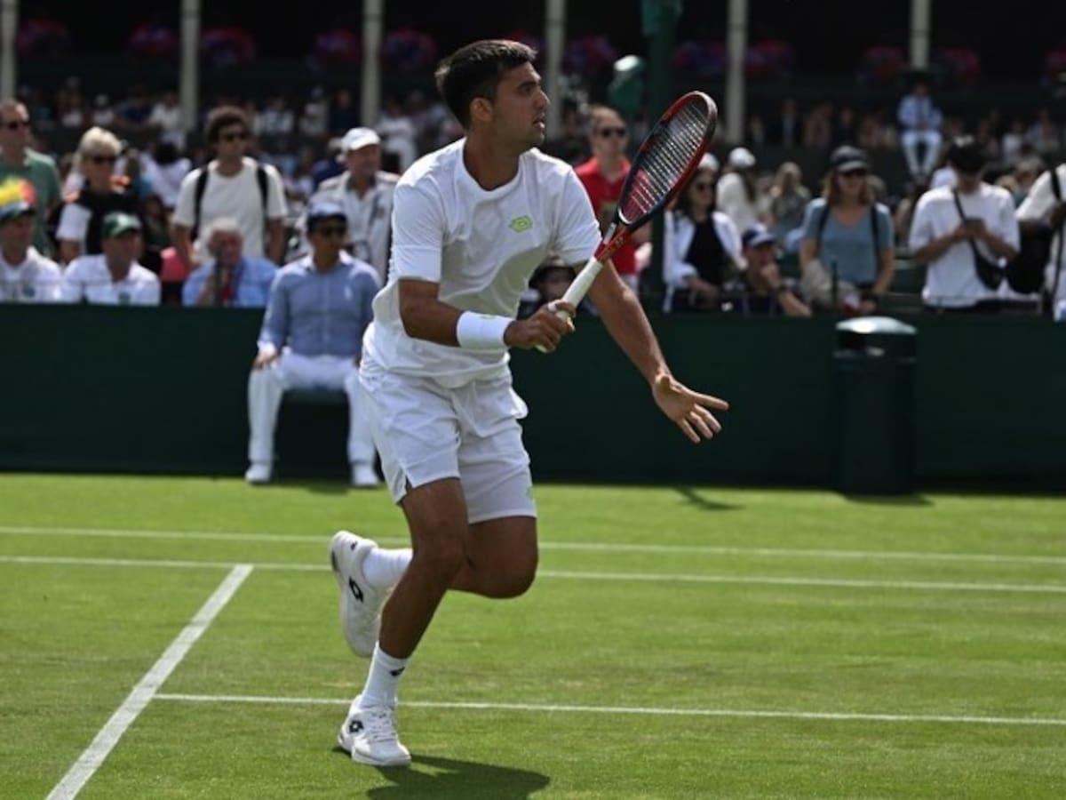 Tomás Barrios queda a una victoria de entrar al cuadro principal de Wimbledon