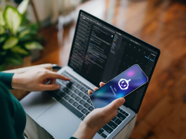 Gemini, ChatGPT o Claude: cuál es la inteligencia artificial más confiable según los usuarios