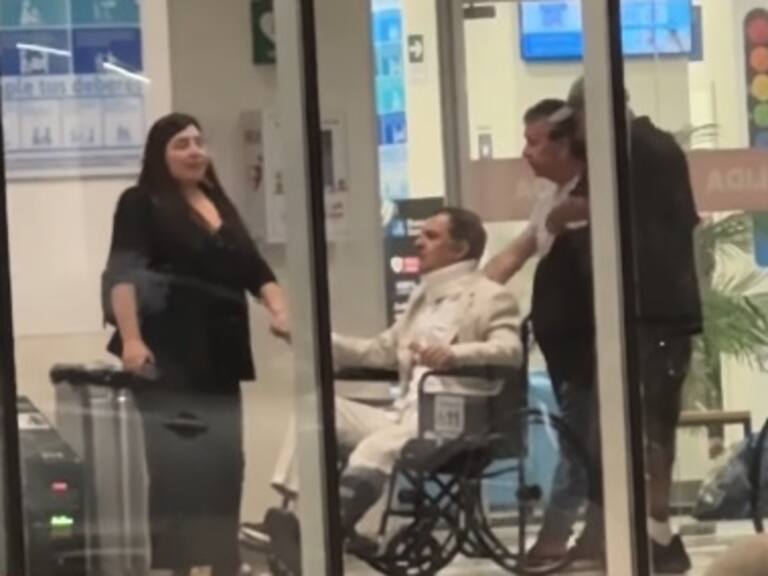 “Pasó Kenita Larraín y le dijo...”: Troleo total a Aníbal Mosa por aparecer en silla de ruedas tras agresión