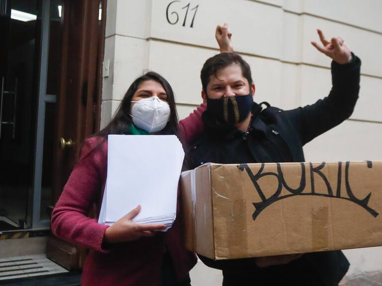 Gabriel Boric inscribió candidatura presidencial