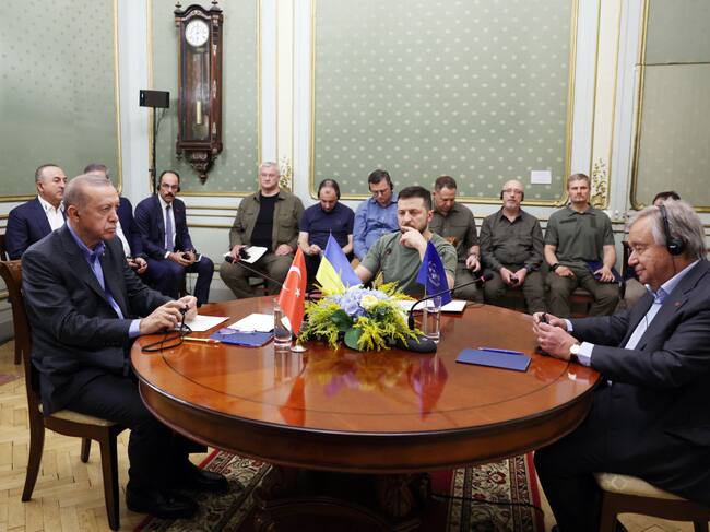 Erdogan, Zelenski y Guterres dialogan sobre la guerra en Ucrania
