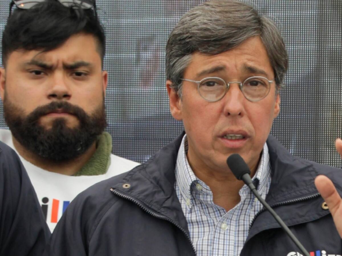 UDI y Republicanos acuden a Fiscalía para que investigue dichos del vicepresidente del Partido Socialista sobre tratos con el narcotráfico