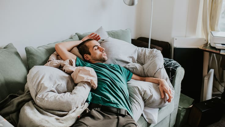 El alarmante fenómeno de los “NiNi” en Chile: ¿Por qué casi el 60% de los jóvenes opta por no estudiar ni trabajar?