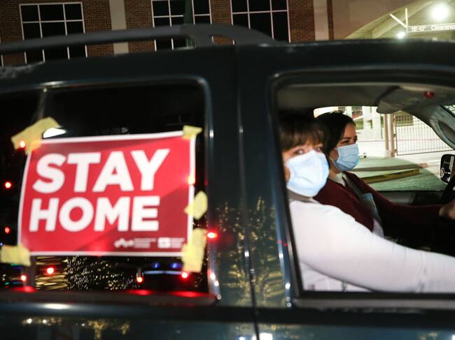 Ciudadanos de EEUU llaman a quedarse en casa por el Covid-19