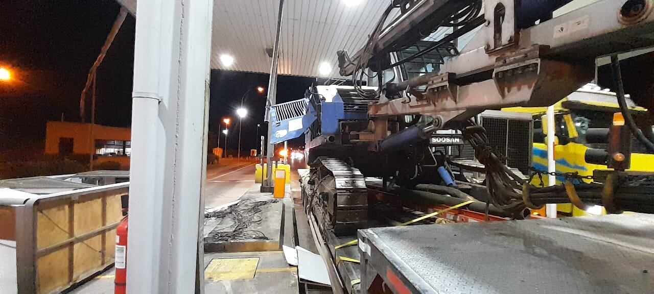 Camión impacta caseta de peaje en Pichidangui: una funcionaria resultó gravemente herida