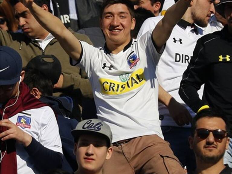 El lienzo en honor a Paredes que desplegó la hinchada de Colo Colo en el Superclásico