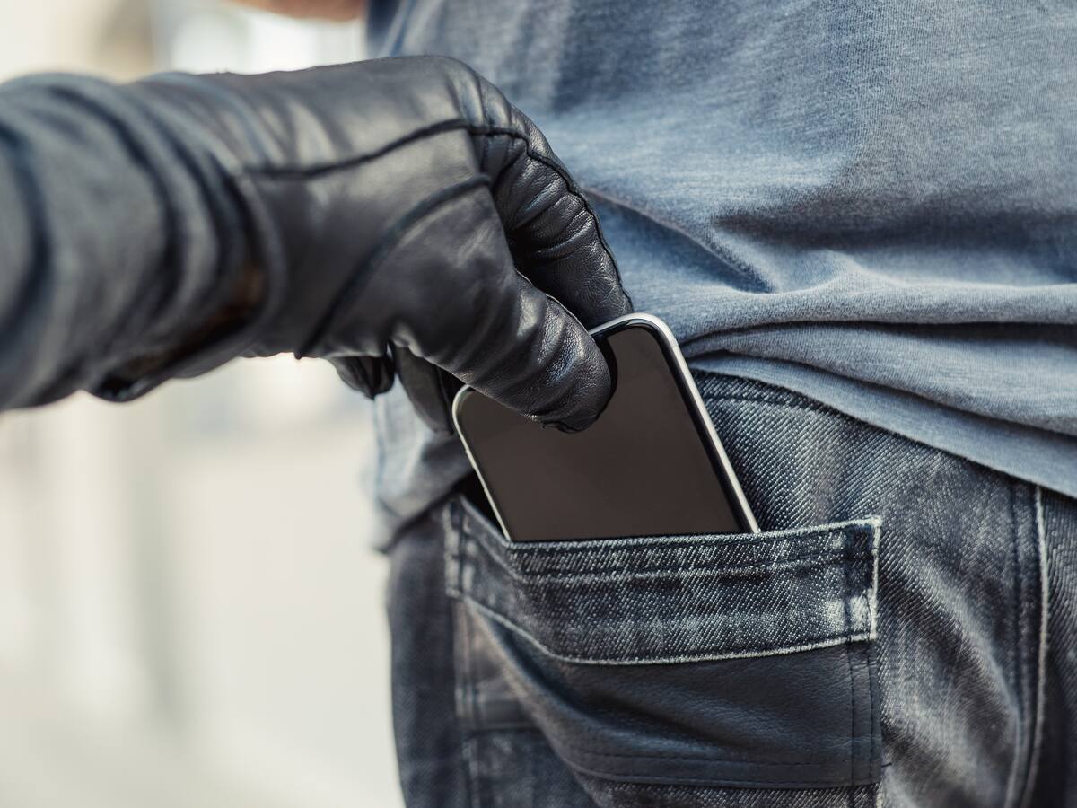 Esto es lo primero que debes hacer si te roban el teléfono, según un experto
