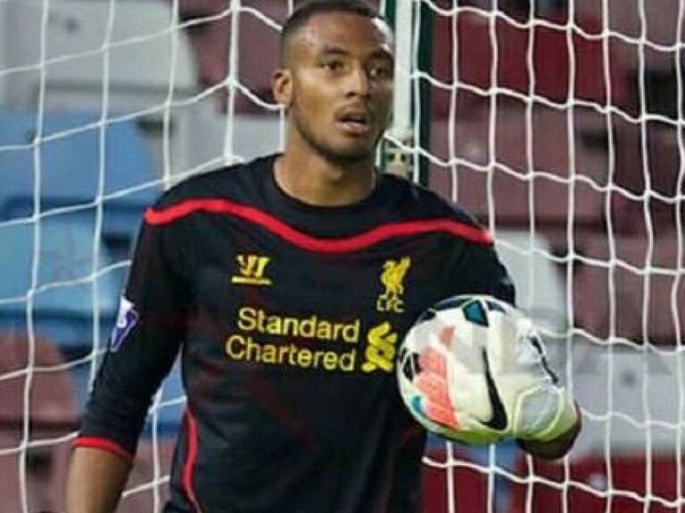 Golero chileno Lawrence Vigouroux fue titular en derrota del Leyton Orient