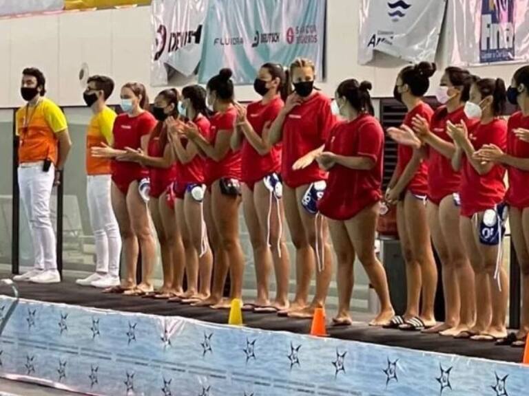 Selección chilena femenina de waterpolo busca fondos para viajar a los Panamericanos de Indianápolis