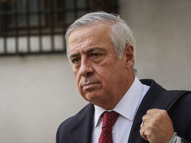 Mañalich explicó por qué el Gobierno optó por Espacio Riesco para ampliar red de camas