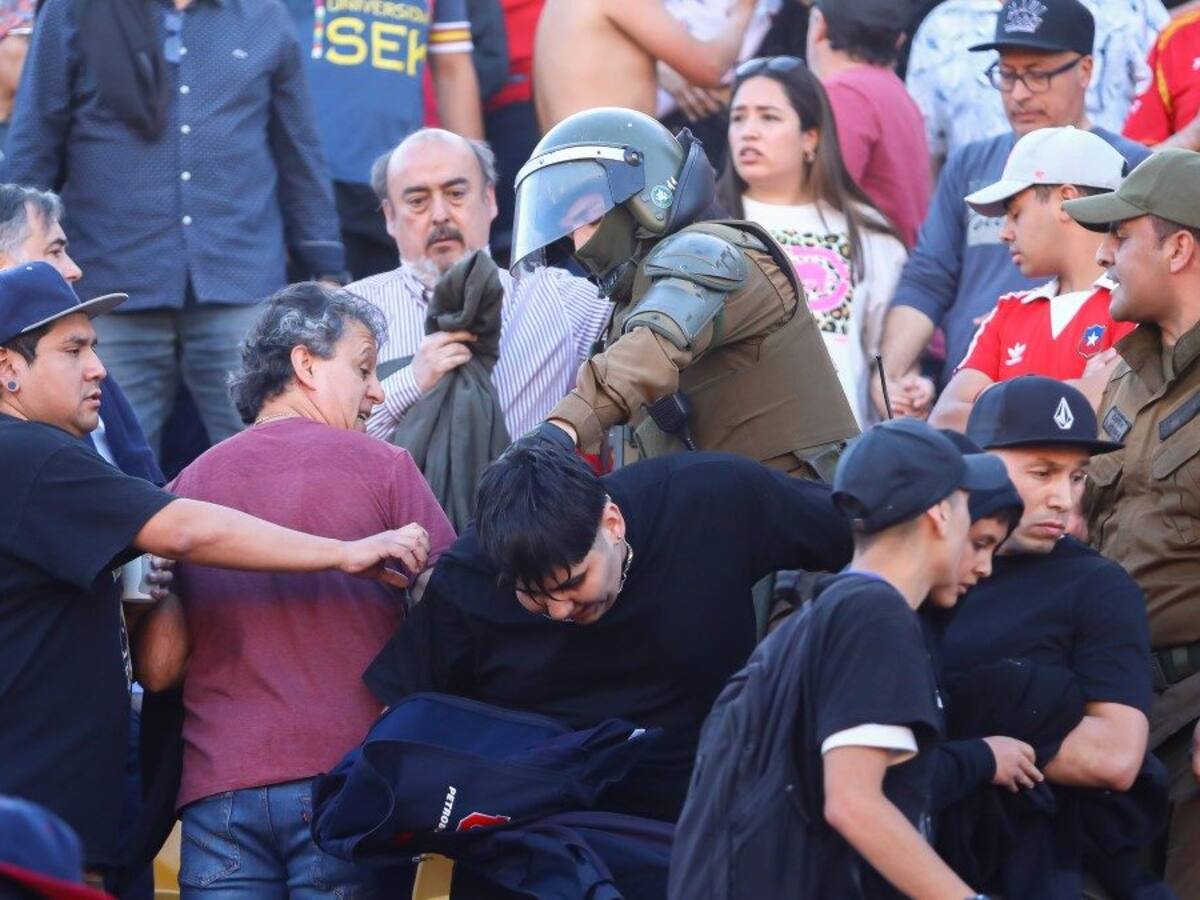 Carabineros logró la detención de 14 personas en medio de los desórdenes en el Estadio Santa Laura