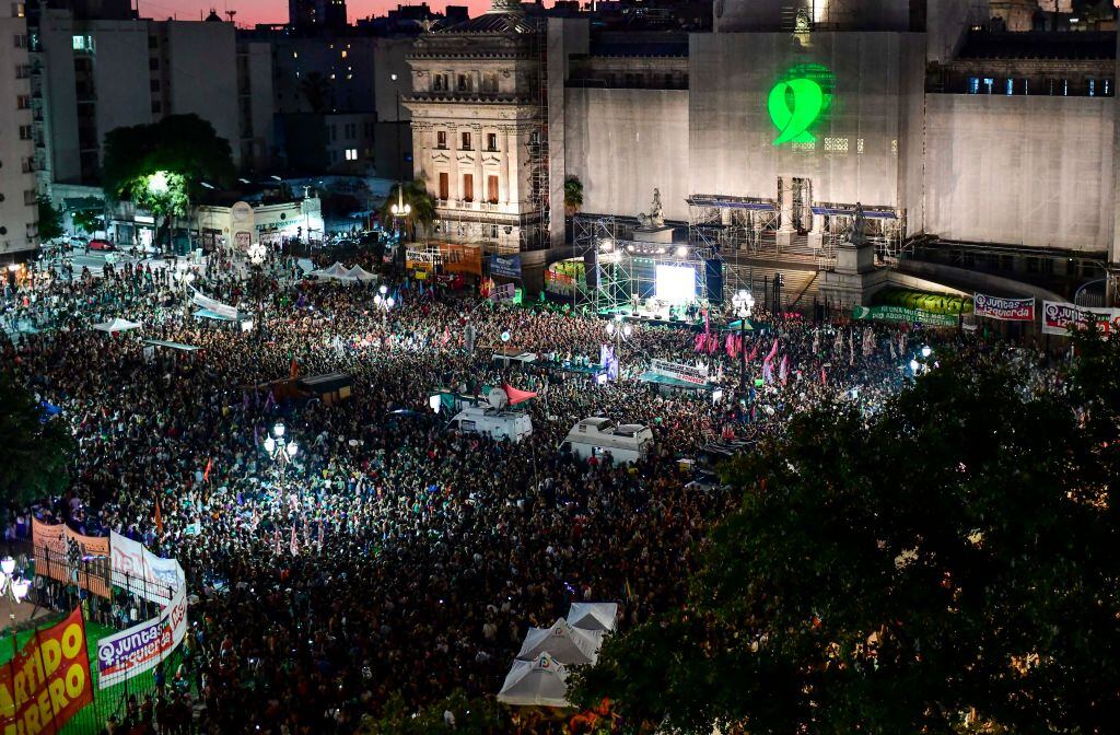 Masiva convocatoria feminista en la capital argentina