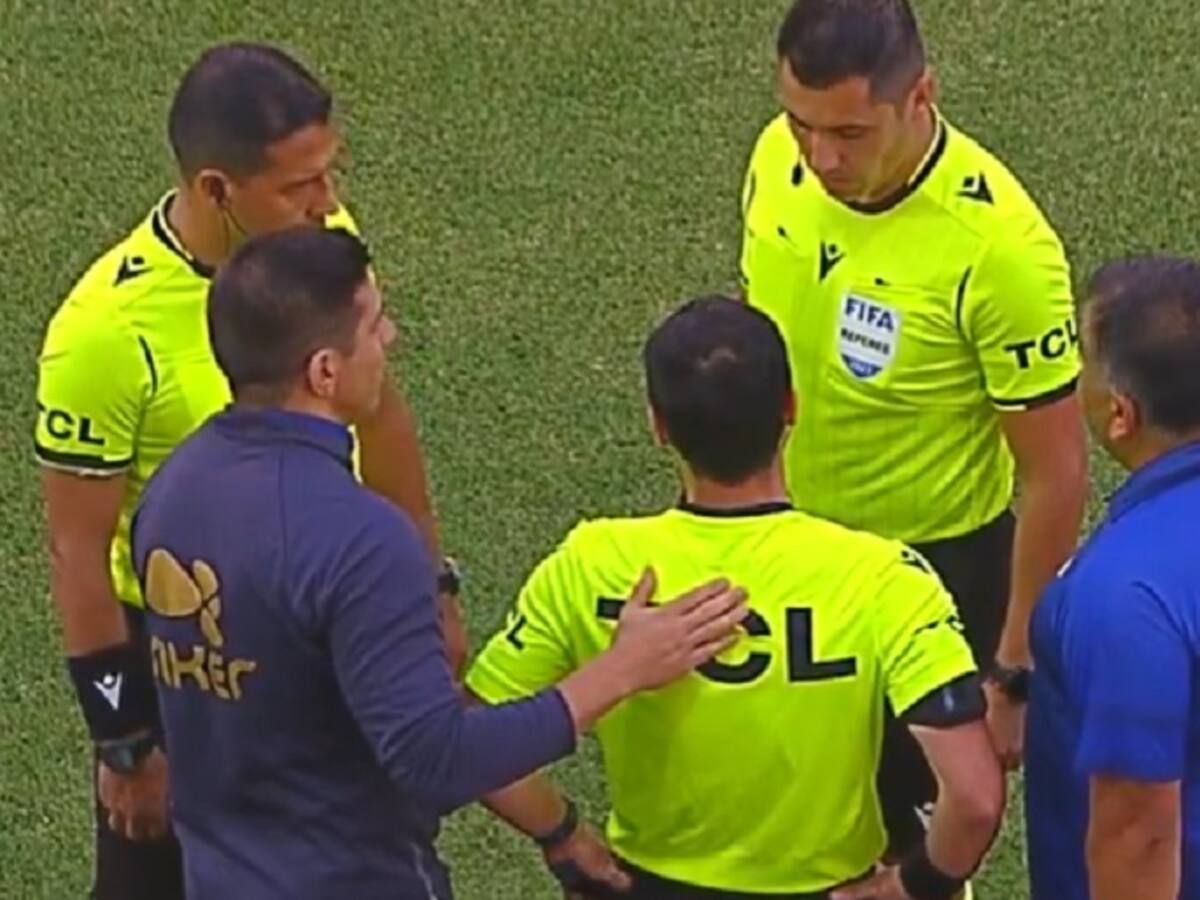 No se puede creer: arbitro asistente tuvo que ser reemplazado en la final de Copa Chile por lesión