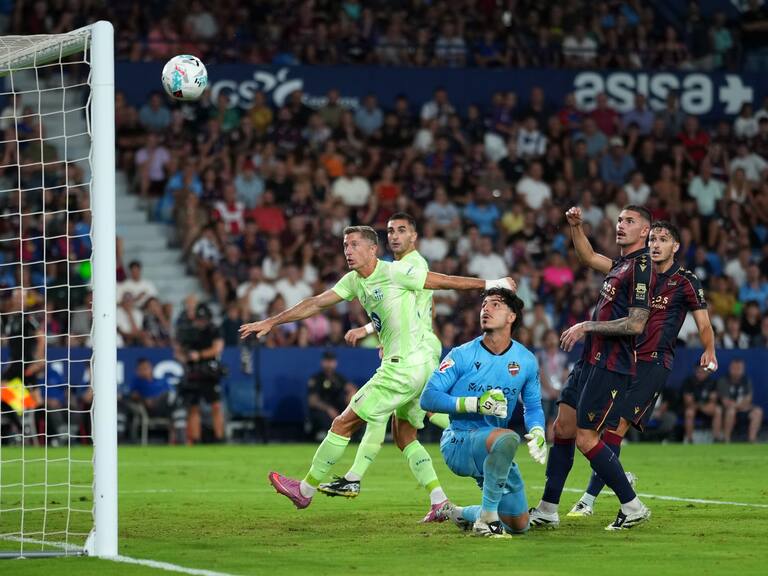 Con un autogol, Barcelona concreta la remontada ante el Levante en La Liga Española
