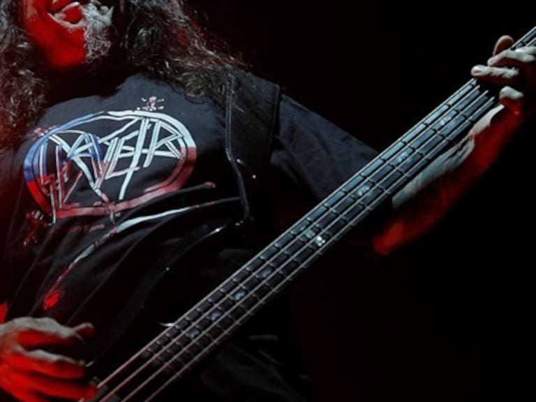 Fuerte y claro: Tom Araya invita a comprar el bajo de su primo