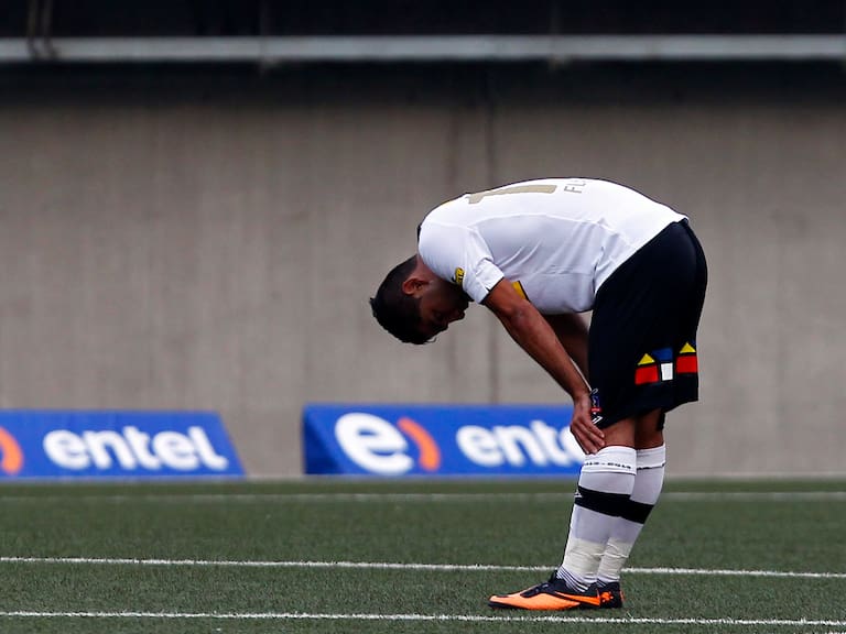 “En Colo Colo viví momentos duros... Me hacían memes, sufrí bullying y me comí todas las críticas”