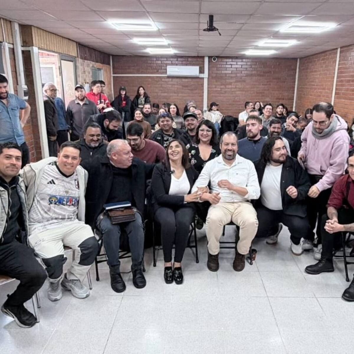 Nuevo partido de izquierda en Chile: qué proponen y quiénes son las figuras que buscan una alternativa al PC y FA