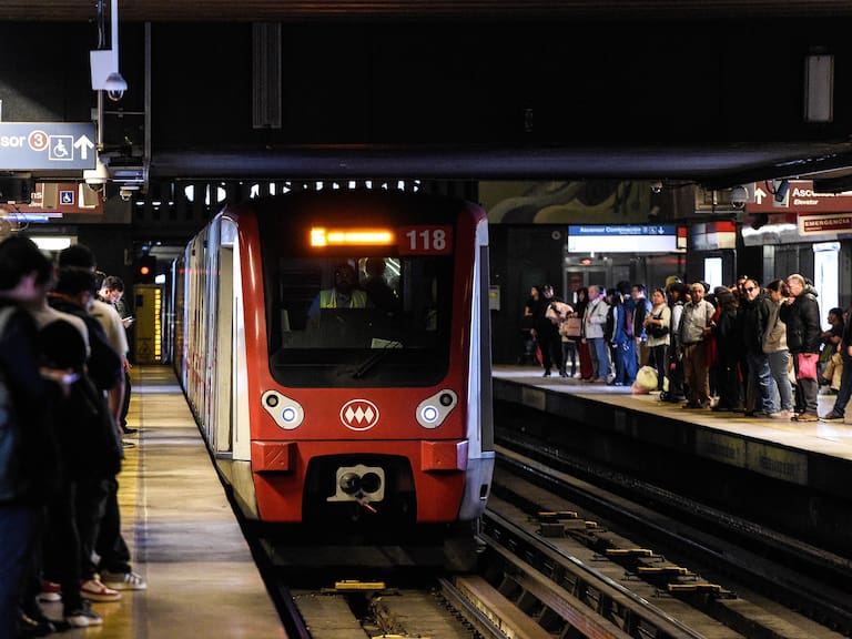 Segunda falla del día obliga a Metro a reducir operación en Línea 1: servicio solo funciona desde Estación Central hasta Los Dominicos