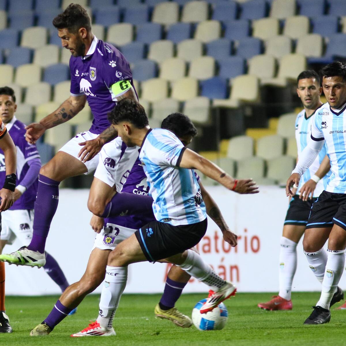 Primera B mantiene la baja tendencia goleadora de los delanteros chilenos en Primera División