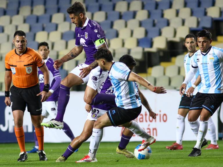 Primera B mantiene la baja tendencia goleadora de los delanteros chilenos en Primera División