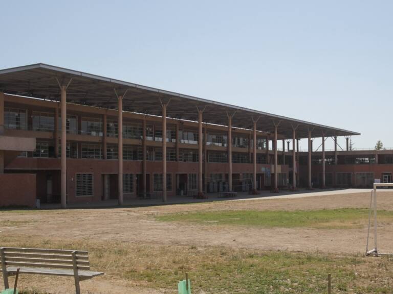 Adolescentes detenidos por riña en colegio de Puente Alto quedan con prohibición de acercarse a las víctimas