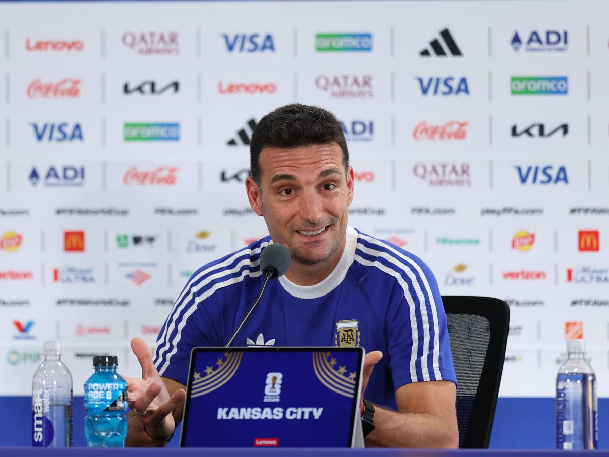 Con dos excompañeros como periodistas: la emotiva conferencia de Scaloni en la previa al debut de Argentina en el Mundial 2026