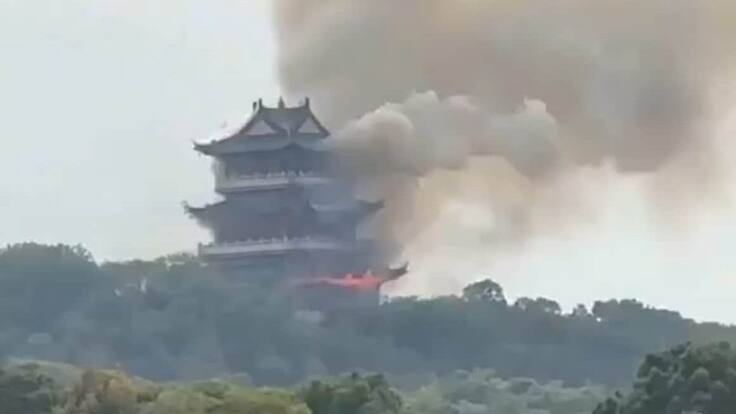 Culparon a un turista: revelan motivo del incendio en el milenario templo chino Wenchang
