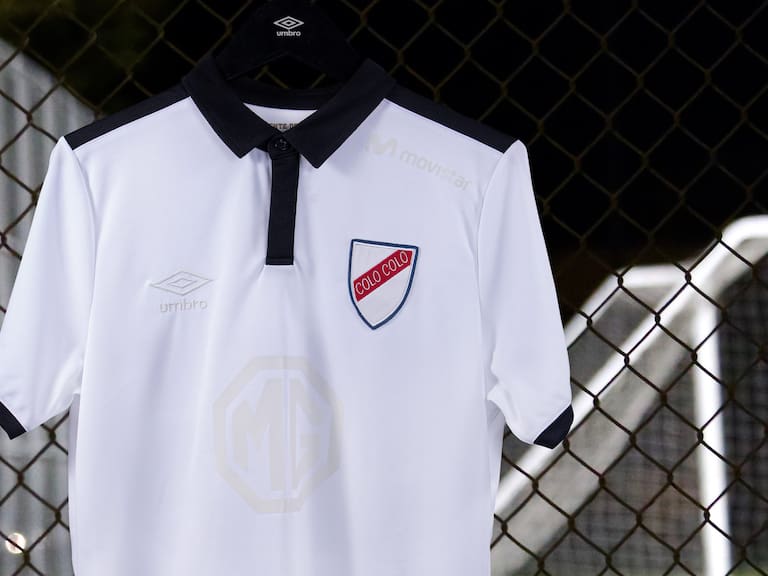 Colo-Colo estrenó camiseta «retro» conmemorativa por sus 95 años de historia