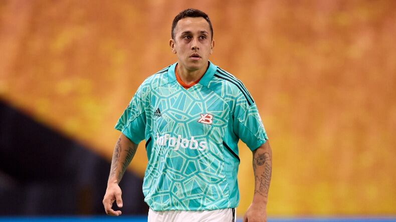 Fabián Orellana niega contactos con dos clubes chilenos y no anticipa su regreso a las canchas: "En este momento estoy feliz así"