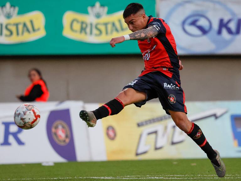 “Este es un club modelo en el fútbol chileno”: Felipe Flores reflexiona sobre su presente y el éxito de su equipo