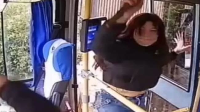 Micrero termina ensangrentado tras feroz golpiza