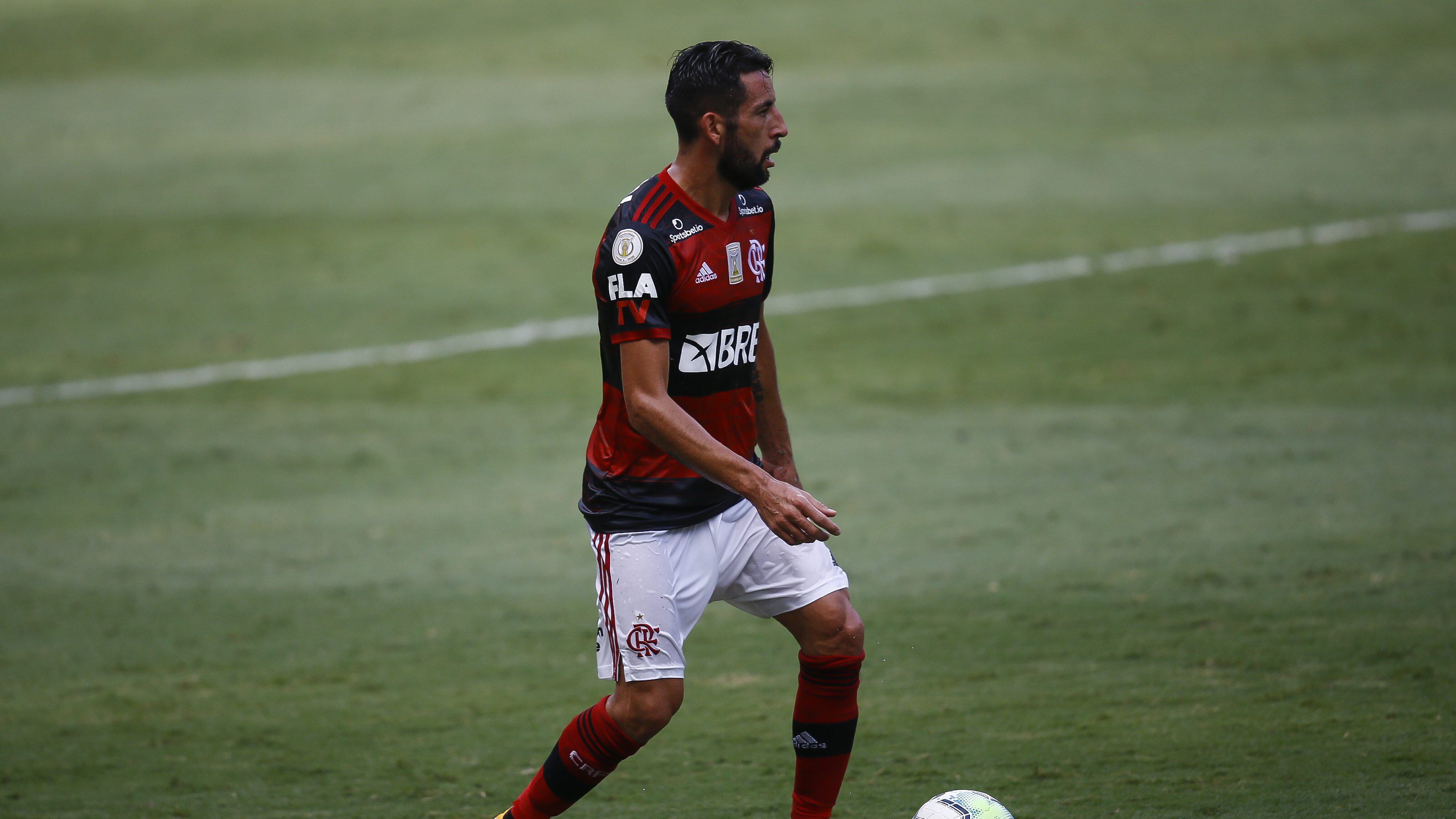 Mauricio Isla fue titular en derrota del Flamengo por el Brasileirao