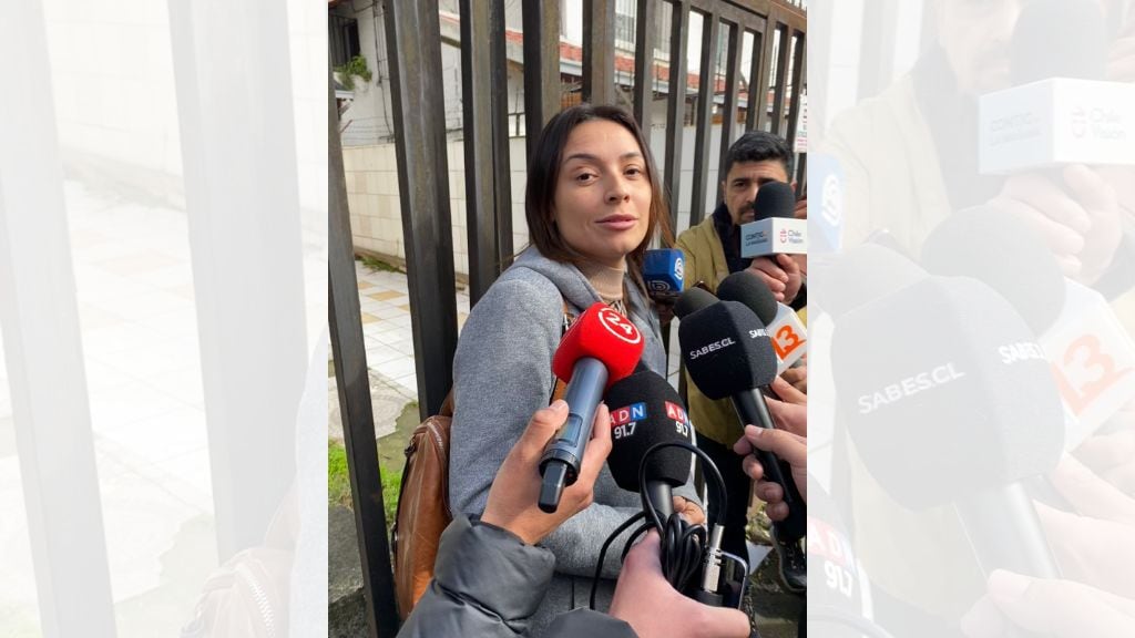 Camila Polizzi tras el allanamiento. / ADN.cl